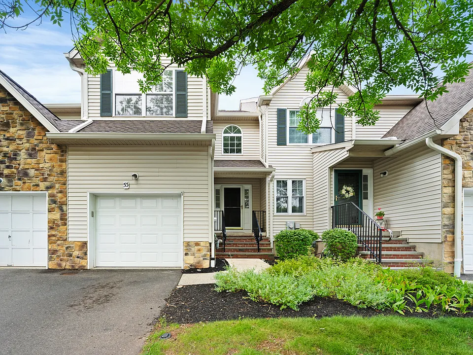 53A Dewitt Ln