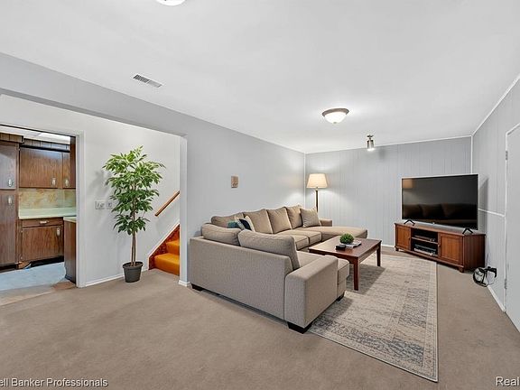 5th image of 4331 Jones Rd