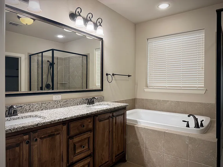 1014 Lone Ivory Trl — Photo 19