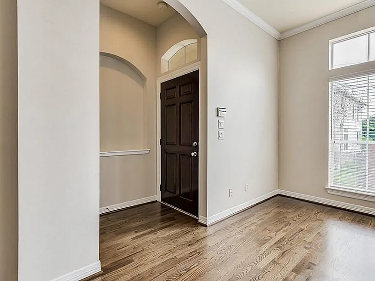 513 Leverkuhn St — Photo 2