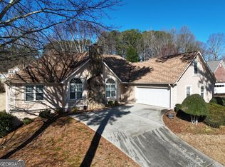 3211 Lakecrest Dr, Dacula, GA 30019