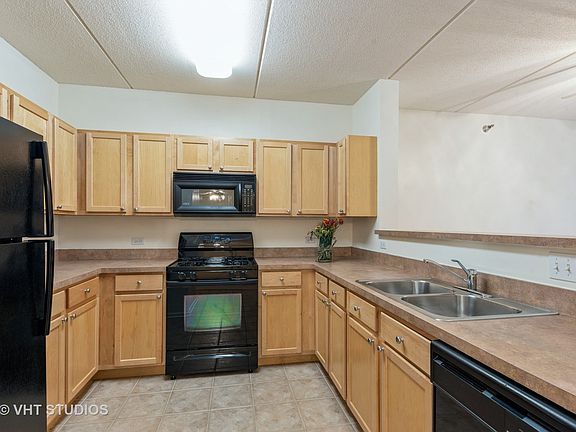 4th image of 410 W Mahogany Ct Unit 203