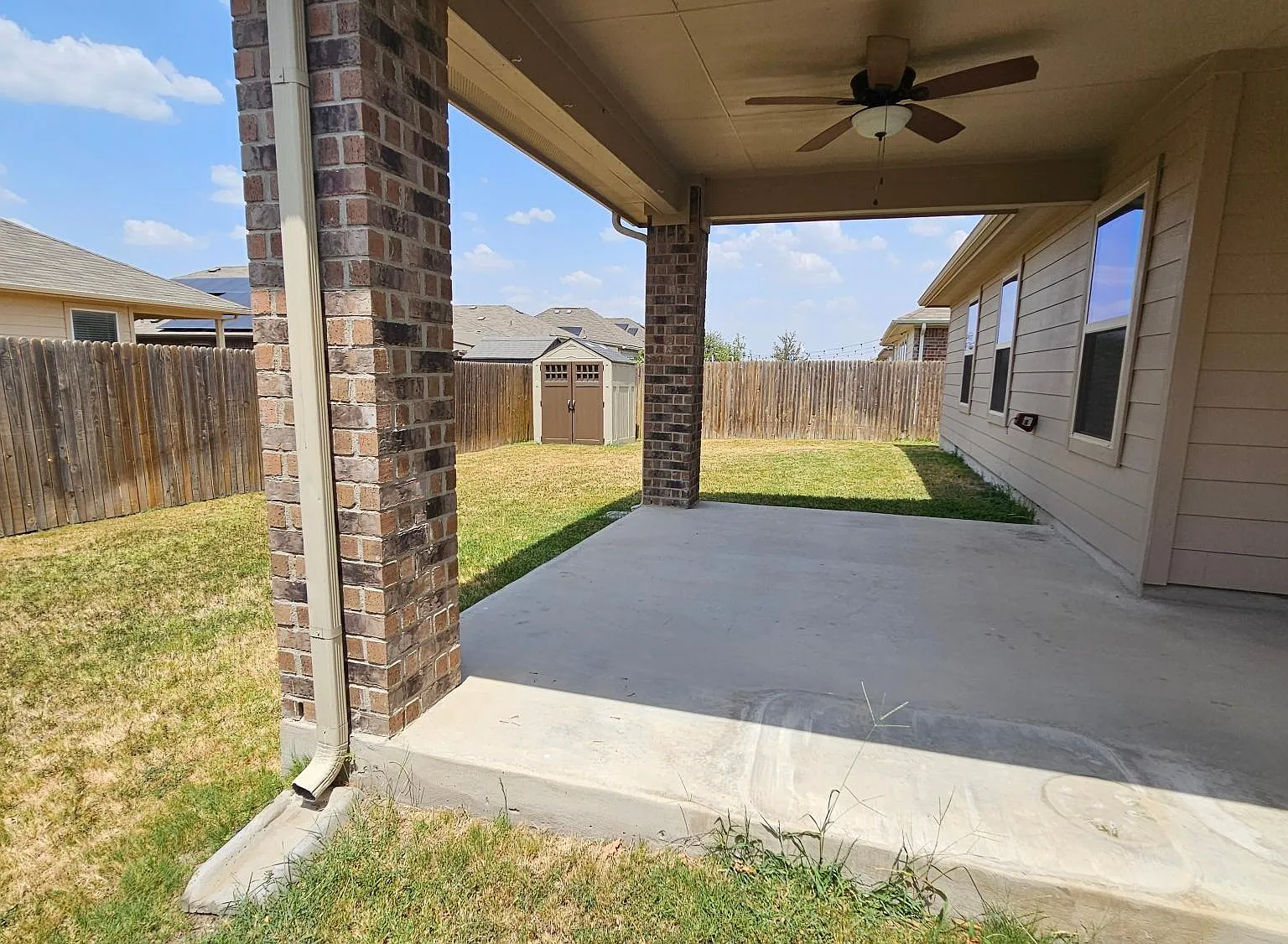 3 bed, 1966 sqft, $2,195 — Photo 4