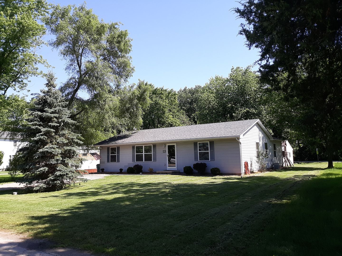 378 Oak St, Braidwood, IL 60408 Zillow