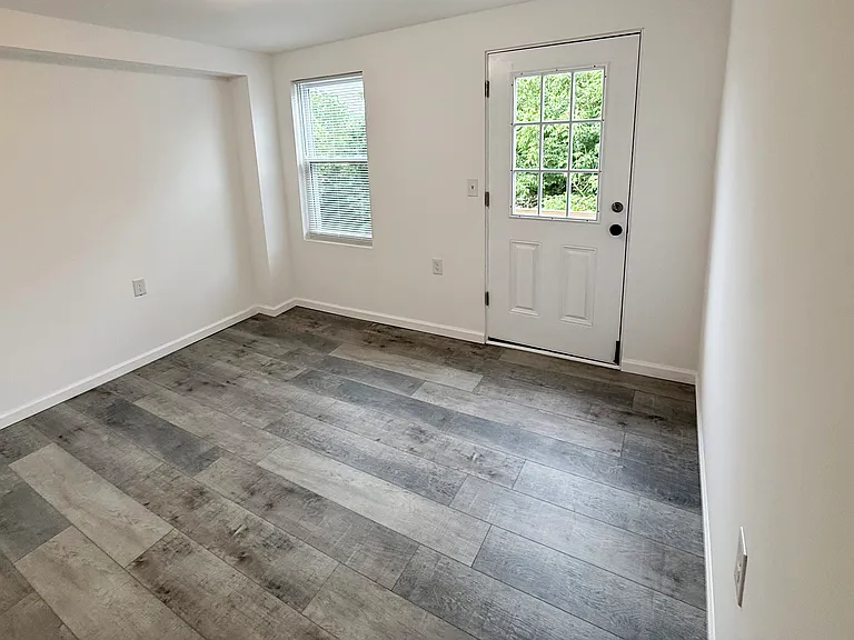 210 Washington St — Photo 11