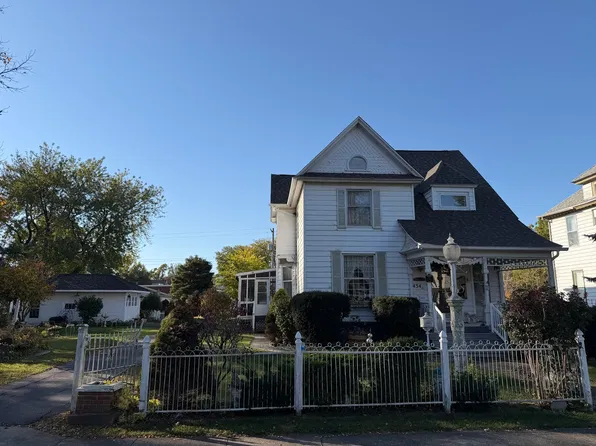 434 W Center St, Paxton, IL 60957