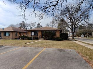 2323 Douglas St #3, Rockford, IL 61103