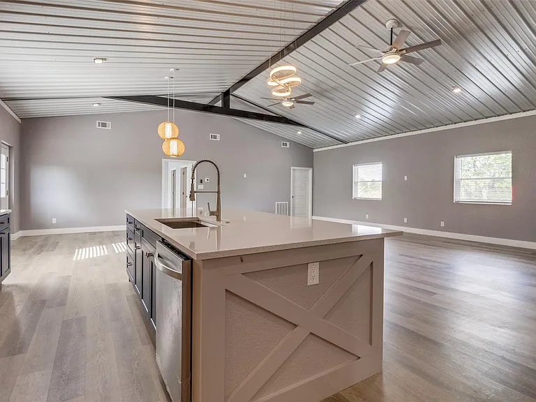 100 County Road 4140 — Photo 10