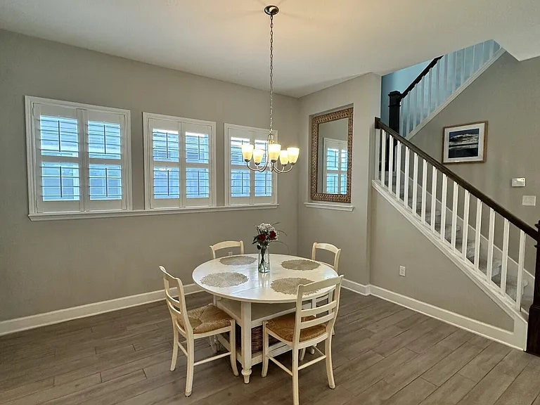 228 Dalton Cir — Photo 9