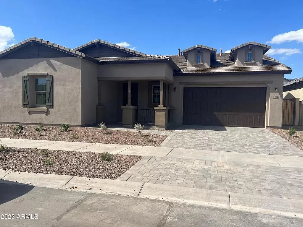 4 bed, 2638 sqft, $2,990 — Photo 1
