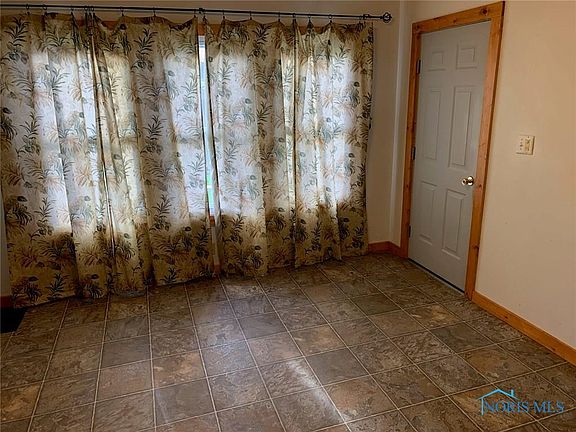 4th image of 409 S East Ave