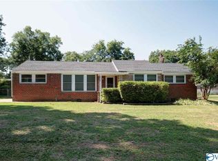 2207 Barrywood Rd NW, Huntsville, AL 35810