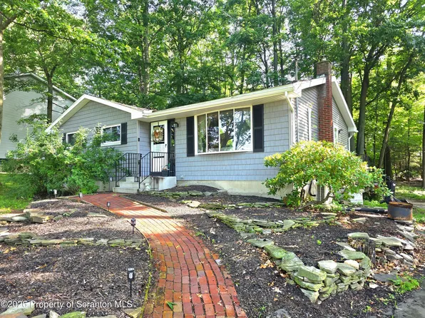 217 Noble Rd, Clarks Summit, PA 18411