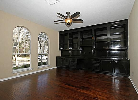 5th image of 2308 Honeylocust Dr