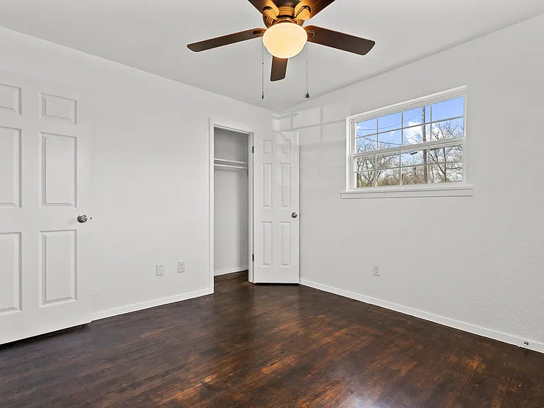 4524 Collins Ave — Photo 7