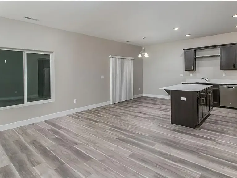 1511 W Pyrite Ln #B — Photo 8