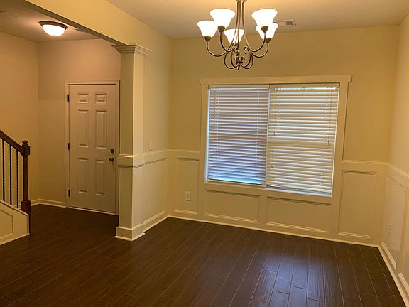 5th image of 22 New Castle Dr