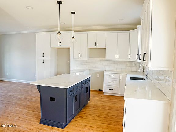 3rd image of 1208 Elmstead Drive