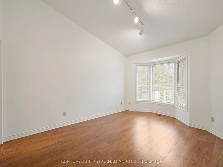 90 Ontario St S #12 — Photo 20
