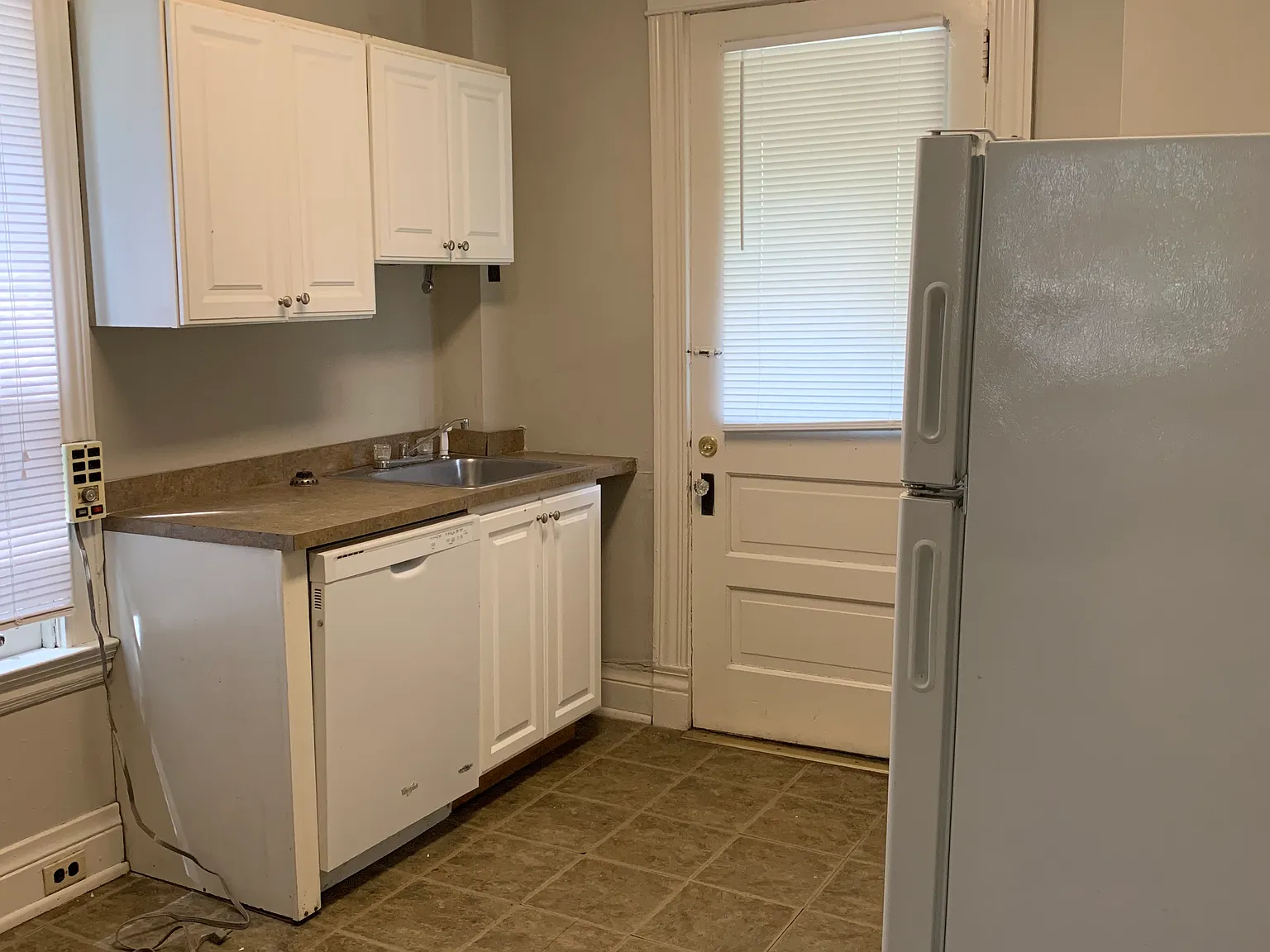 5 bed, 1450 sqft, $3,375 — Photo 4