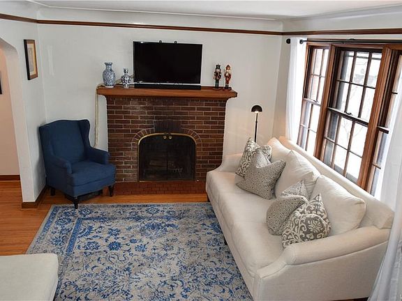 4th image of 71 Cortland Ave