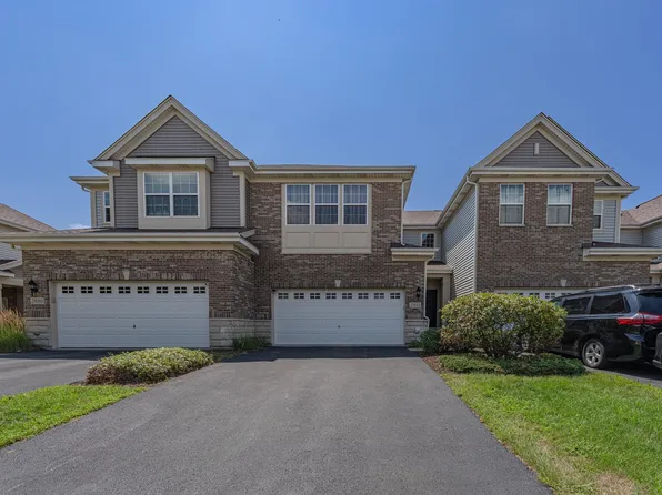 2832 Henley Ln, Naperville, IL 60540