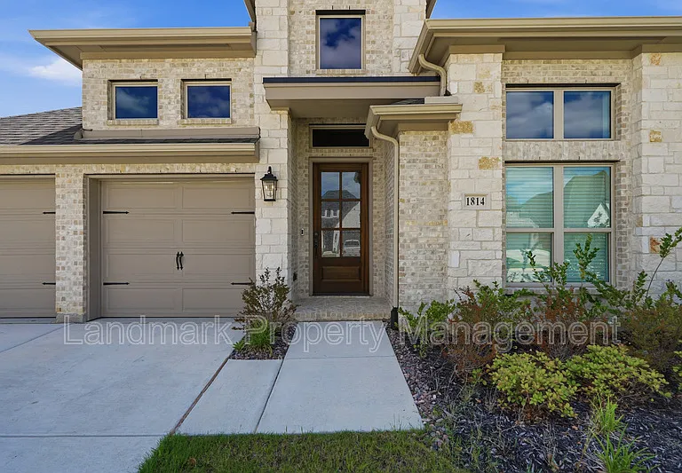 1814 Buckeye Ln — Photo 1