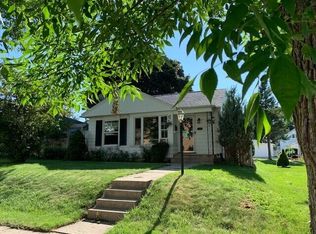 2349 S 61st St, West Allis, WI 53219