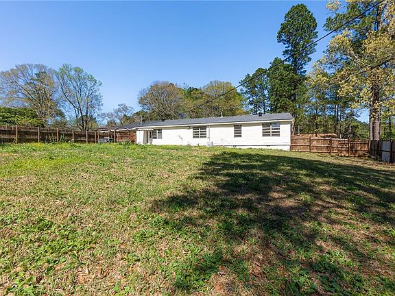 4th image of 216 Circle Dr