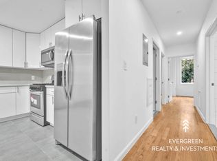 1821 Grove St #1F, Ridgewood, NY 11385