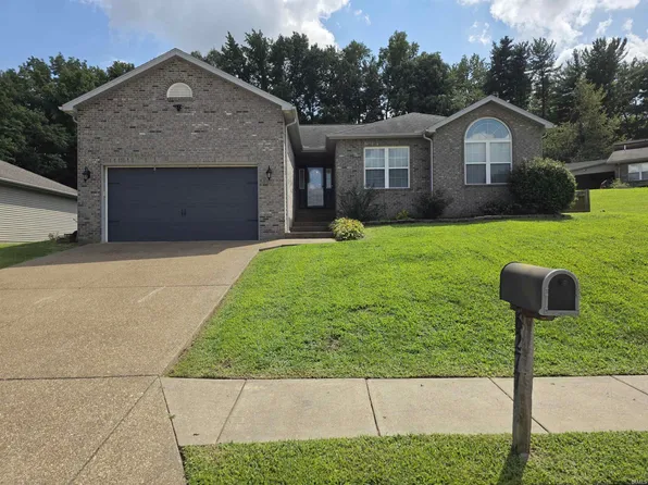 6277 Acadia Dr, Newburgh, IN 47630