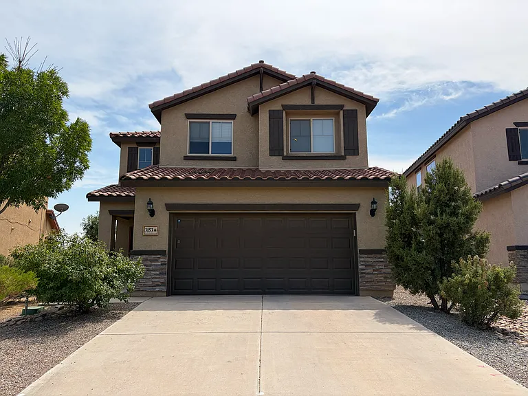 3153 Llano Vista Ct NE — Photo 2