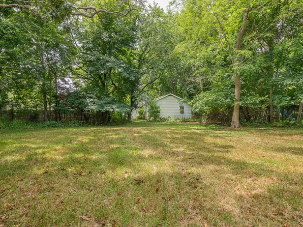 (undisclosed Address), Southampton, NY 11968