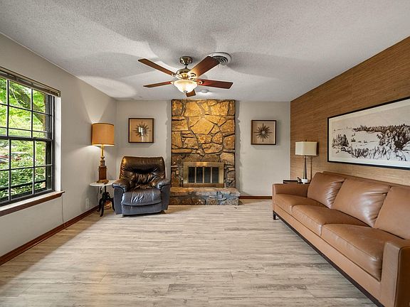 4th image of 9002 Leatrice Dr