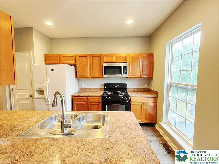 8513 Gateway Rd — Photo 25
