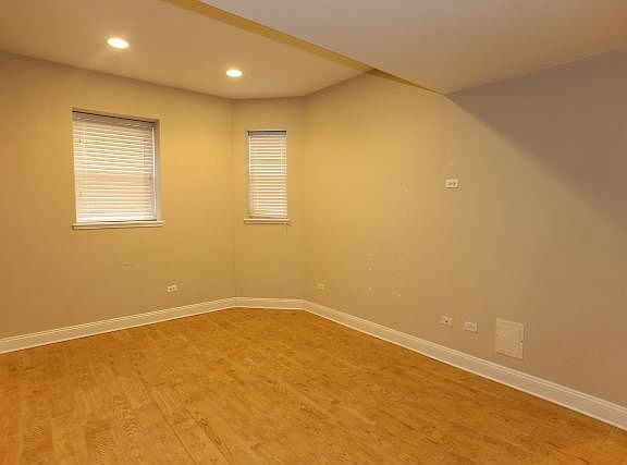4th image of 6501 N Claremont Ave #00