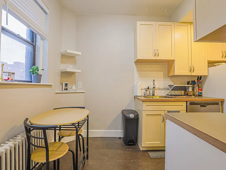 11 Gorham St #9 — Photo 4