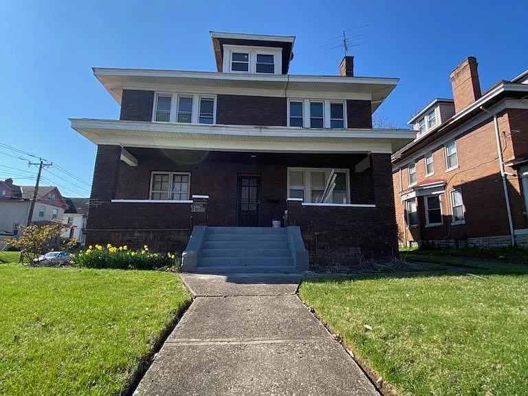 1867 Clarion Ave — Photo 4