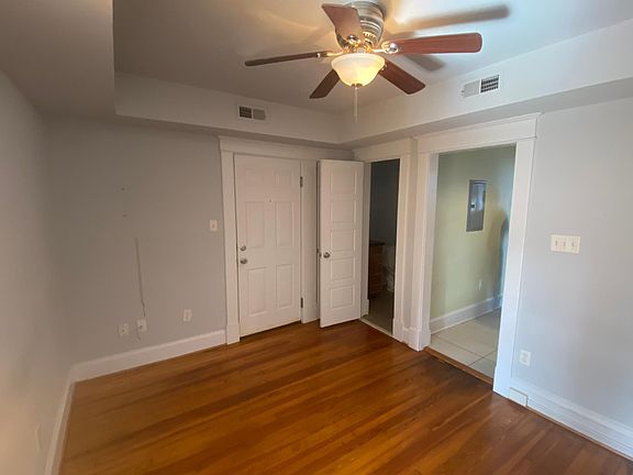 3rd image of 2308 Parkwood Ave APT A