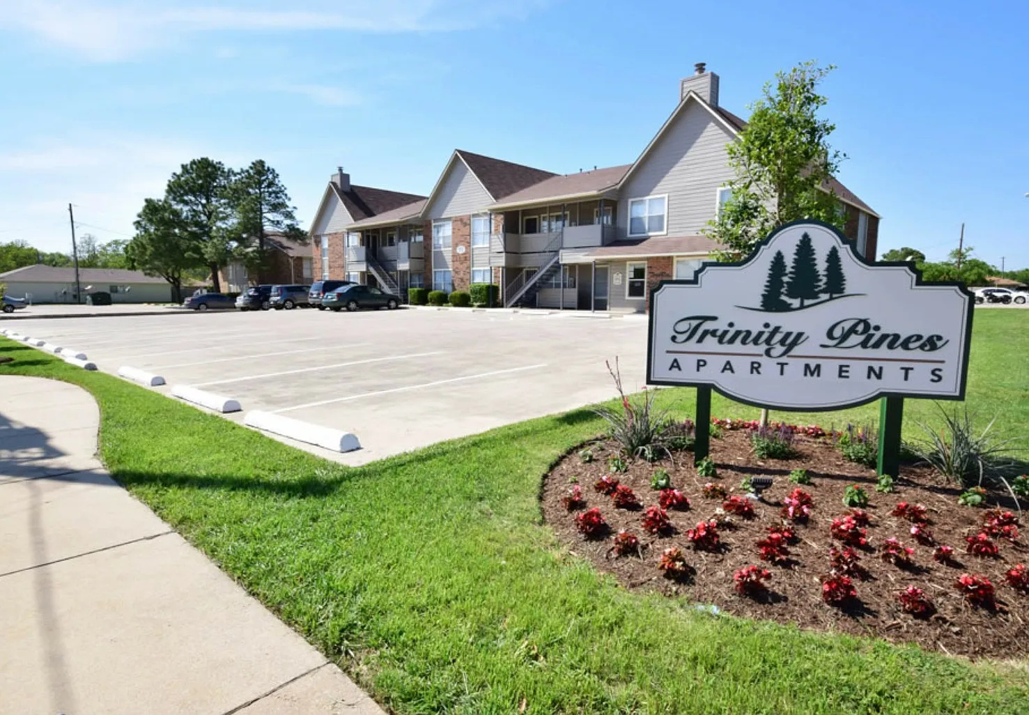 Trinity Pines Apartments — Photo 1