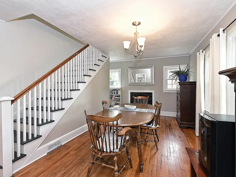 1118 Skyview Rd — Photo 11