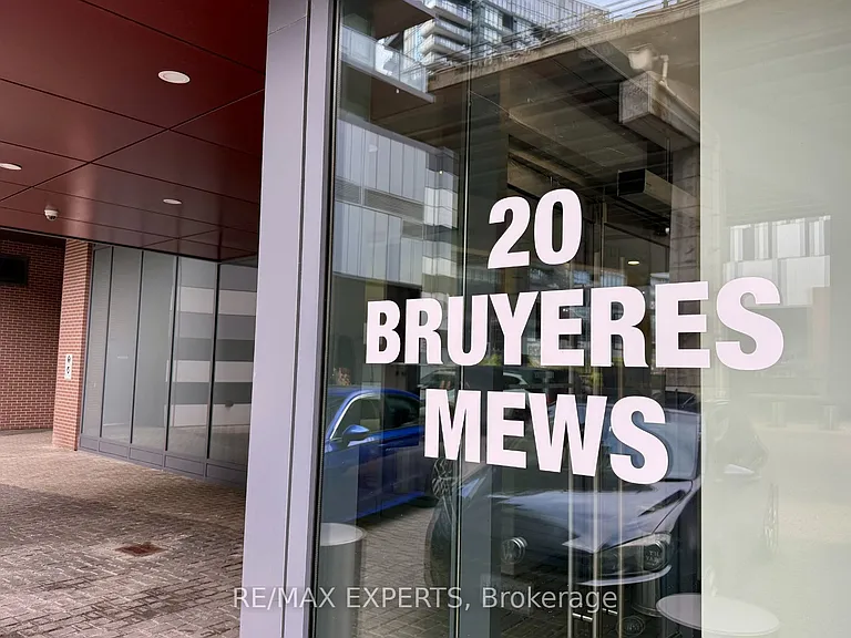 20 Bruyeres Mews #505 — Photo 3