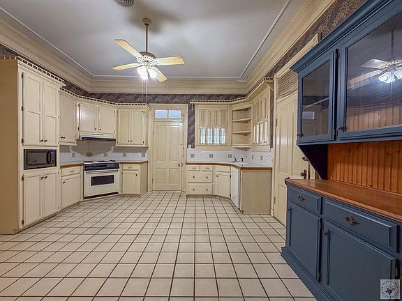 12th image of this home