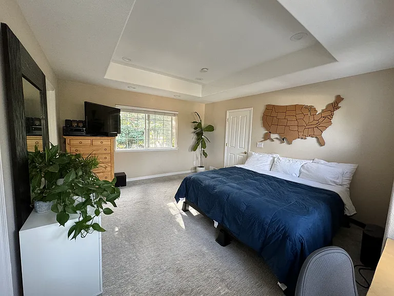 821 Moraga Dr — Photo 9