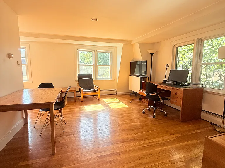 278 Harvard St #10 — Photo 7