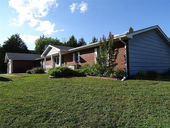 4th image of 207 McClain Dr