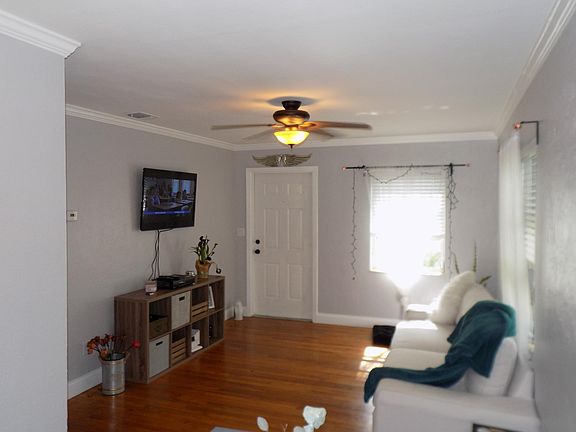 4th image of 311 14th Ave N APT 3