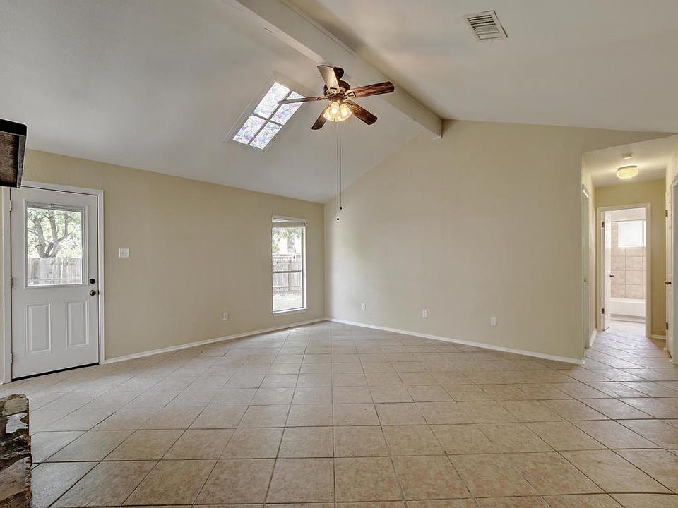 1st image of 710 Twin Oak Trl
