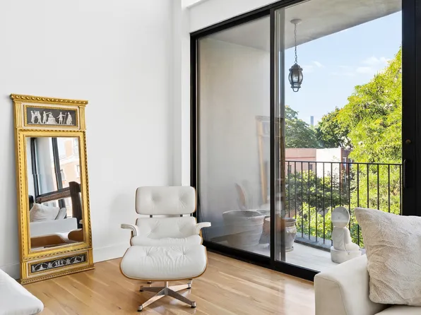 364 Myrtle Avenue image 3 of 23