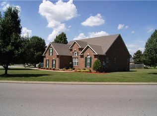 233 Savannah Ridge Dr, Murfreesboro, TN 37127